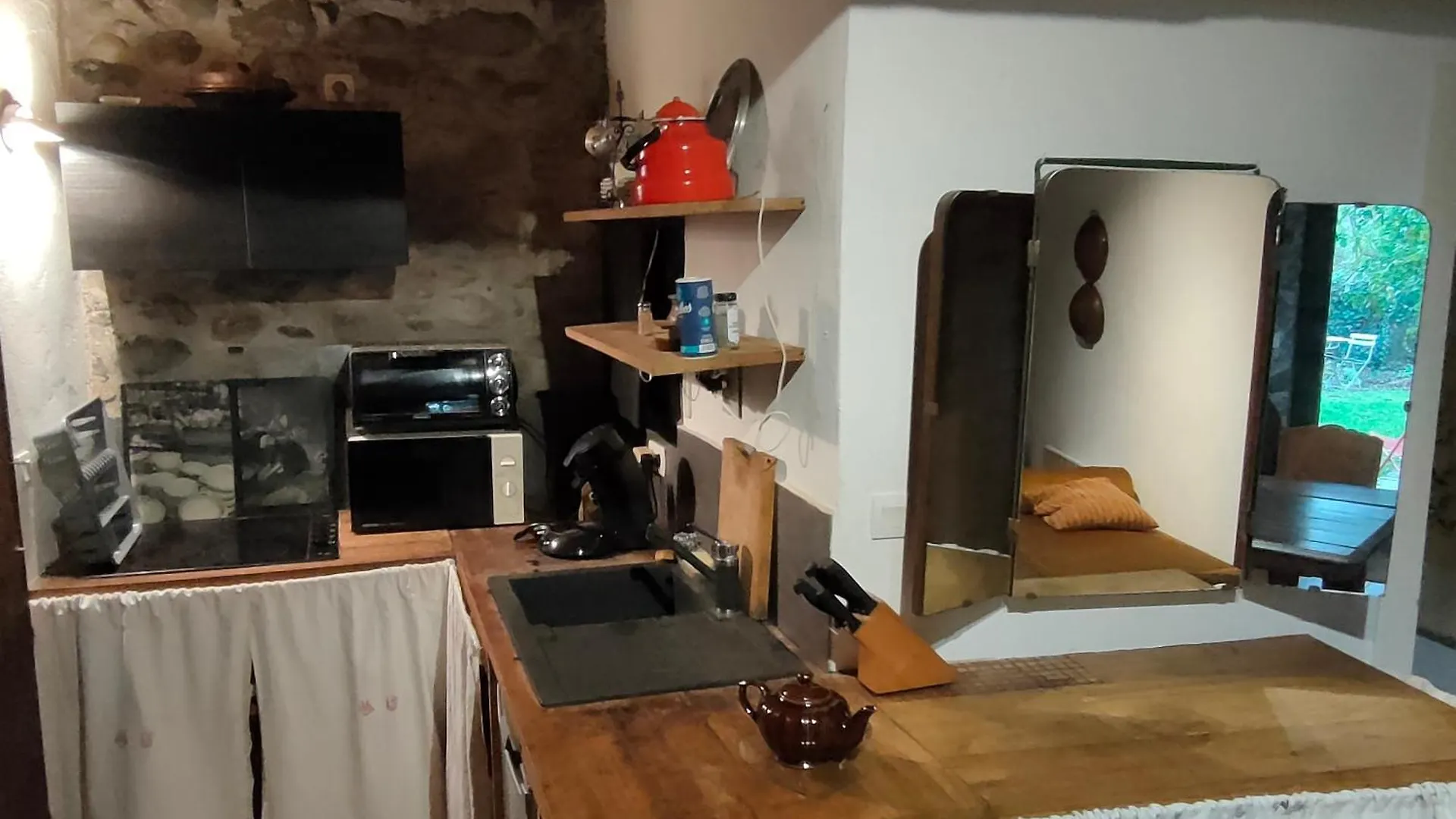 Ailes De La Maison De Chouliou Balagueres