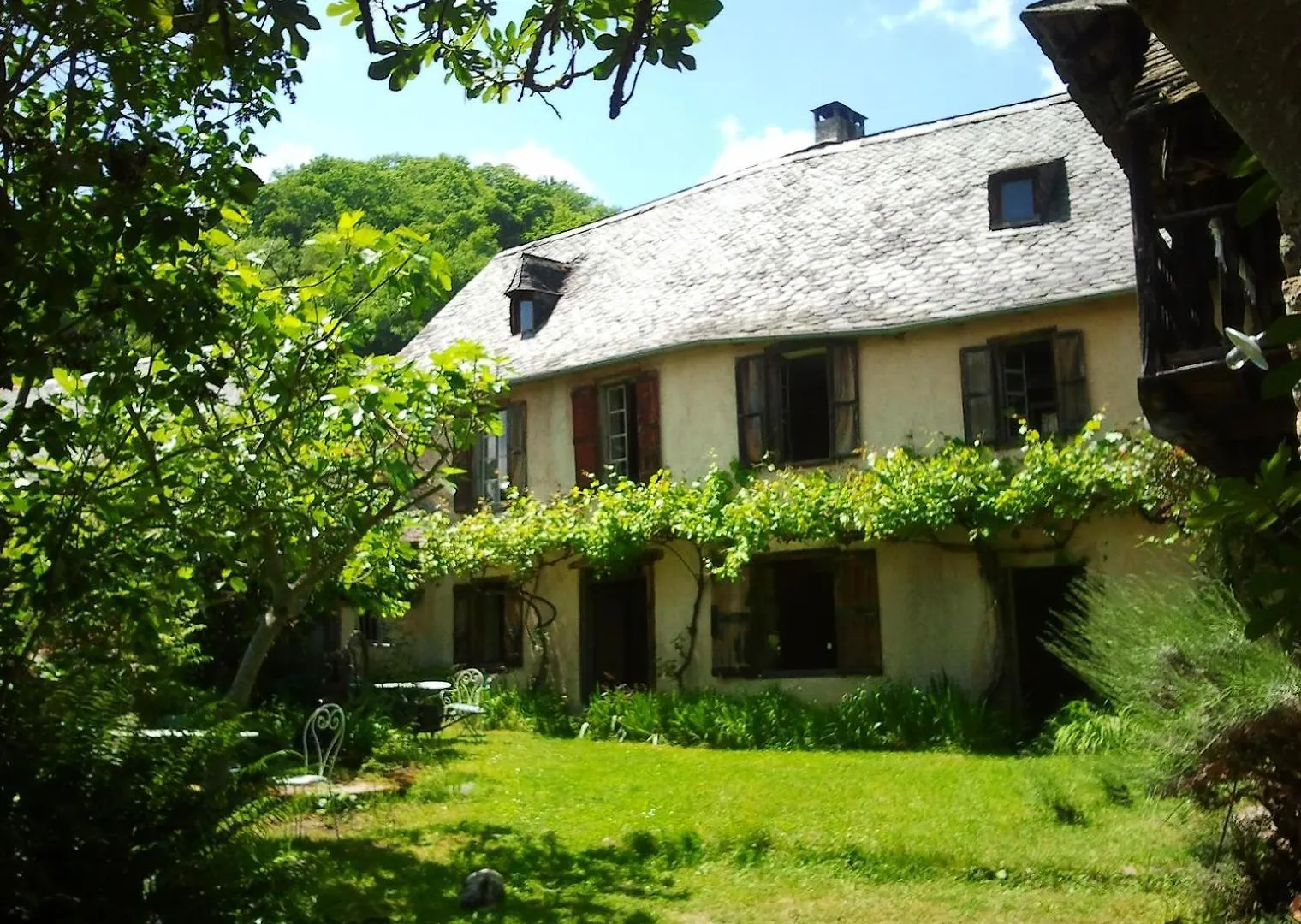 Ailes De La Maison De Chouliou Balagueres